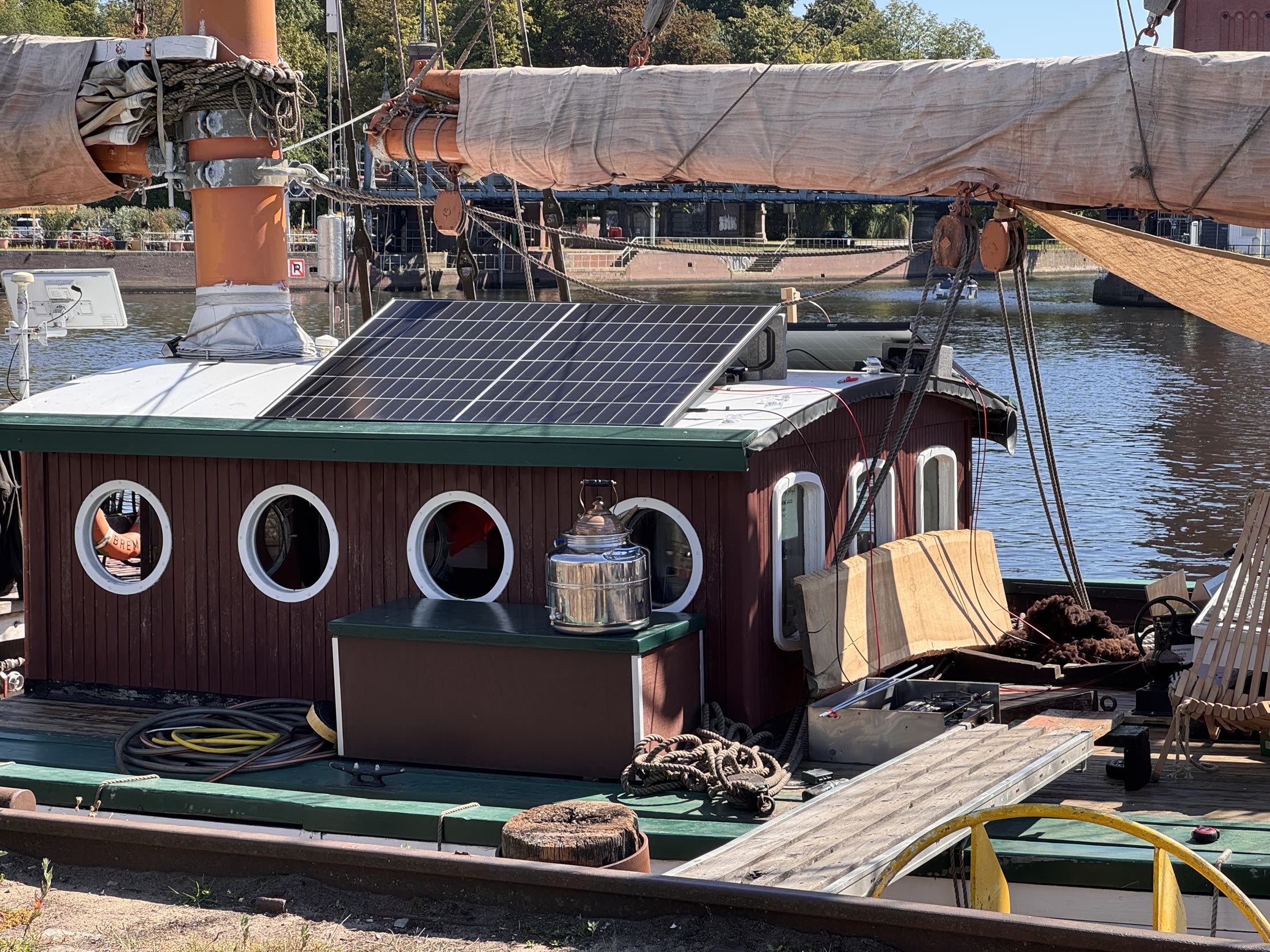 Arbeiten an Bord der VESTBY